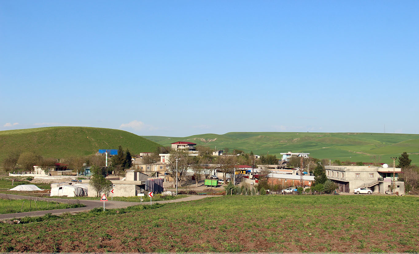 Diyarbakır'da arazi çıkmazına giren mahalle sakinleri çözüm istiyor!