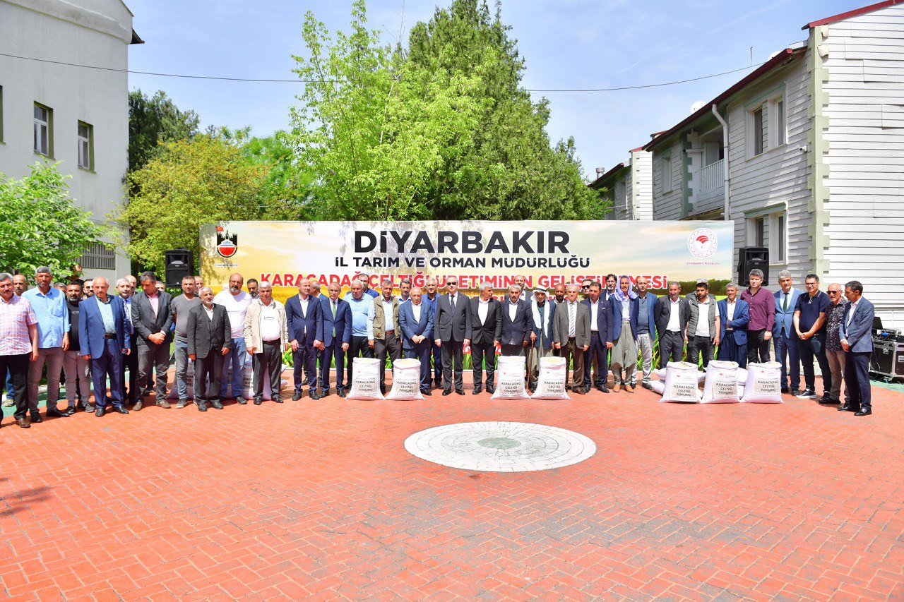 Diyarbakır’daki 93 çiftçiye tescilli çeltik tohumu
