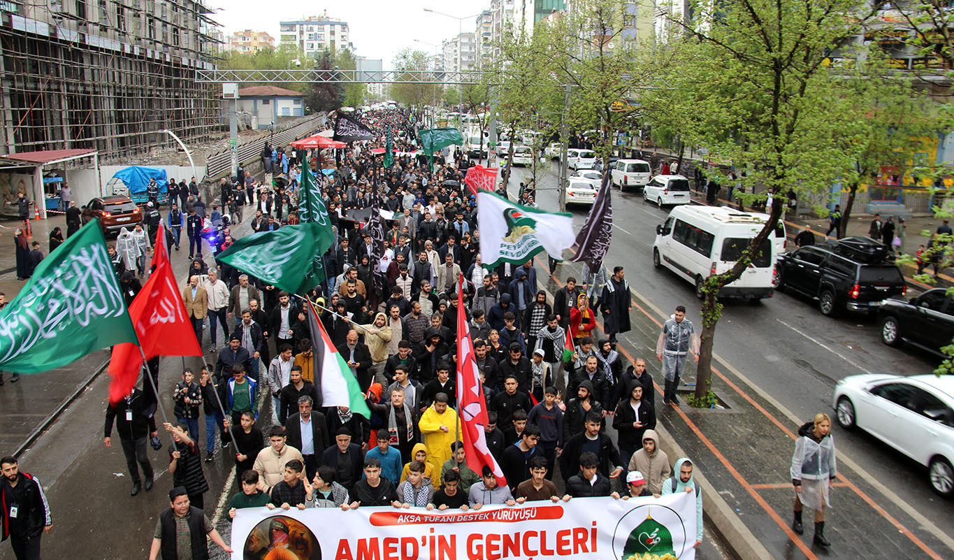 Diyarbakır’da İsrail ile ticareti protesto edenler yürüyüş düzenledi