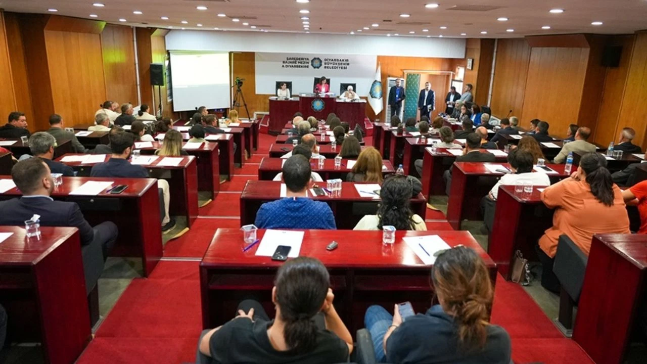 Diyarbakır Büyükşehir Belediyesinde meclis toplantısı yapıldı