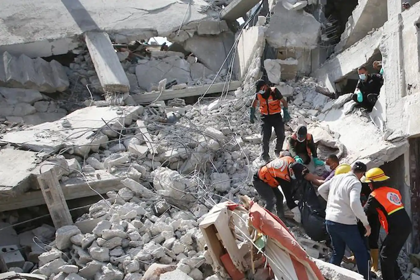 Gazze’de 32 bin 975 kişi hayatını kaybetti