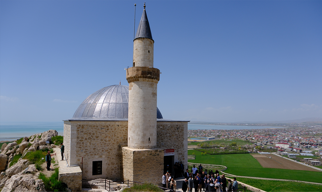 Osmanlı mirası camii ibadete açıldı