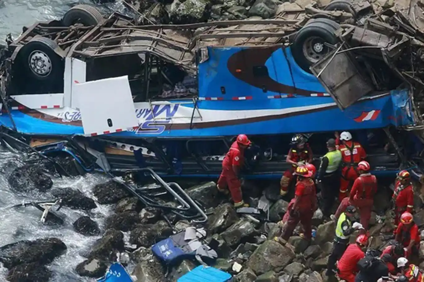Peru’da otobüs kazası: 23 ölü, 15 yaralı
