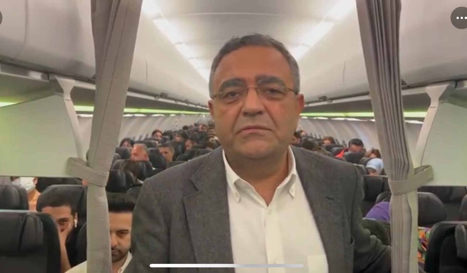 Diyarbakır Vekili, Uçak İkramlarının Ücretli Olmasını Eleştirdi
