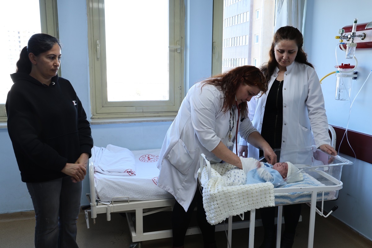Umut bebek Diyarbakır’da hayata tutundu!
