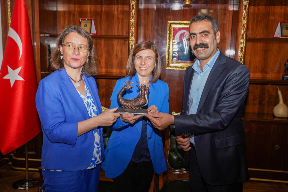 Fransa Büyükelçisinden Diyarbakır Büyükşehir Belediyesi Eş Başkanlarına ziyaret