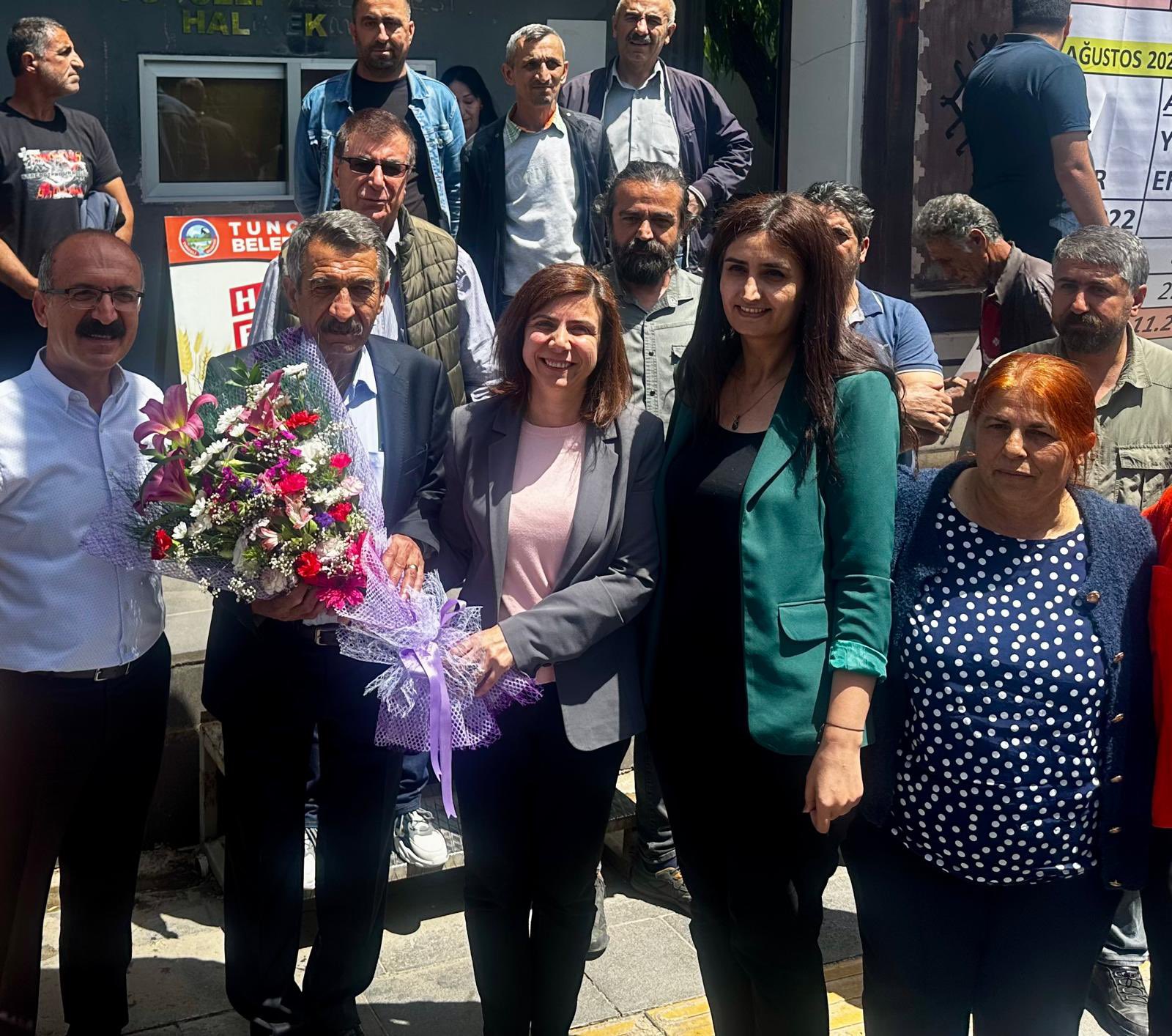 Diyarbakır Büyükşehir Belediyesi, Dersim Belediyesi’ne otobüs tahsis etti