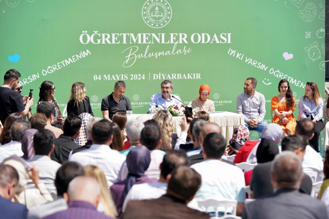 Diyarbakır'da ‘Öğretmenler Odası Buluşmaları' yapıldı