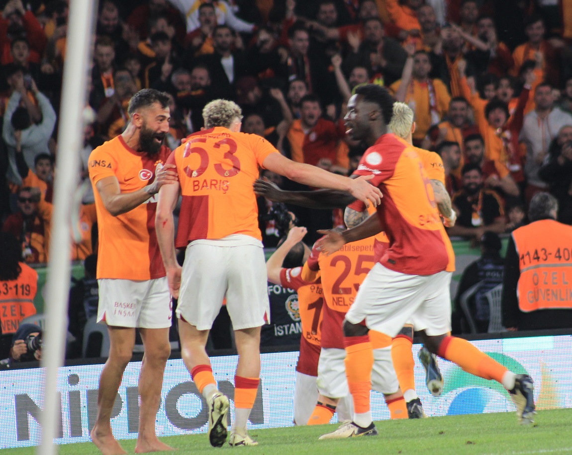 Galatasaray şampiyonluğa bir adım daha yaklaştı!