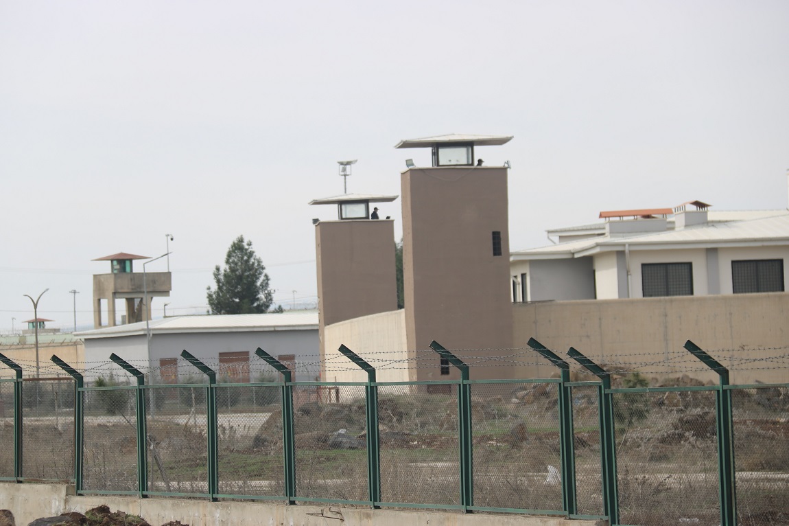 Diyarbakır’daki cezaevinde çok sayıda mahkum ve personel zehirlendi