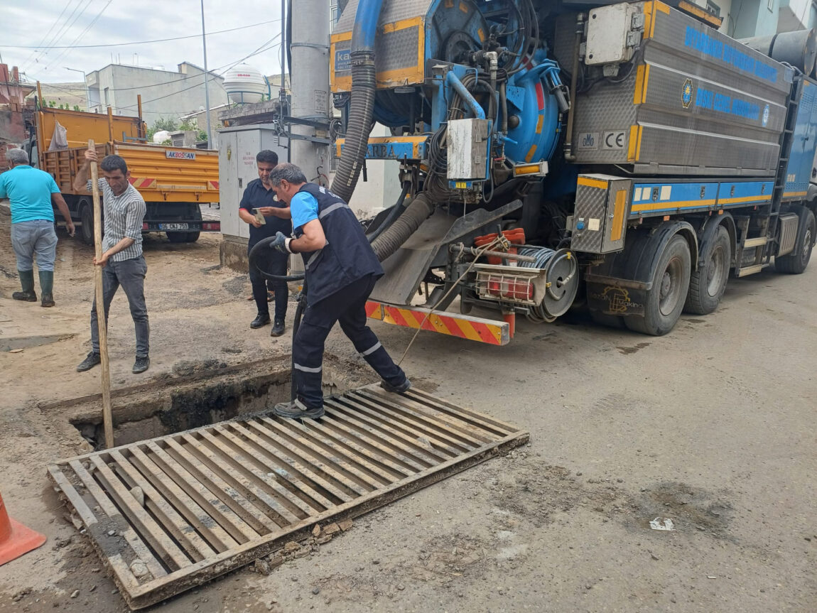 Diyarbakır’dan giden ekipler Cizre’de çalışmalarını sürdürüyor