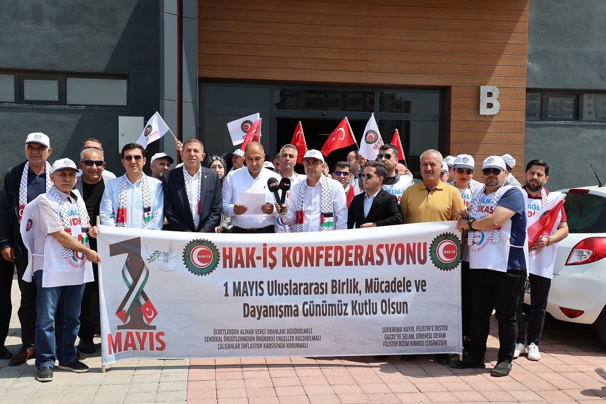Diyarbakır’da Öz-Sağlık Sendikasından 1 Mayıs kutlaması