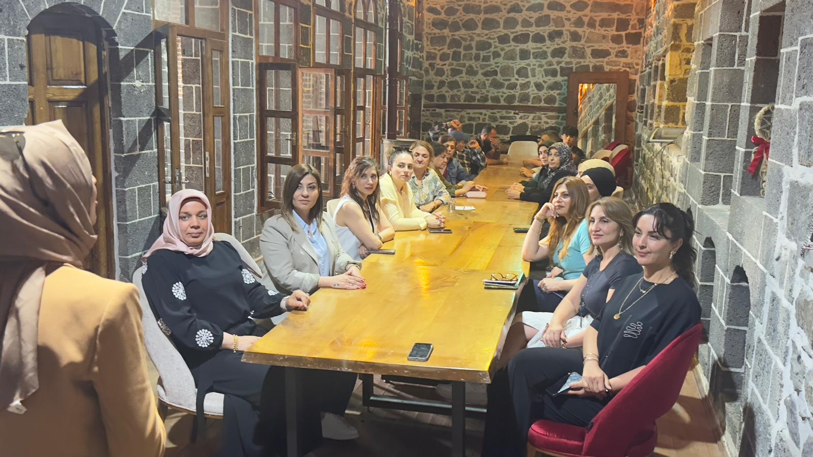 Diyarbakır Sur’da bulunan işletmelere hijyen eğitimi verildi
