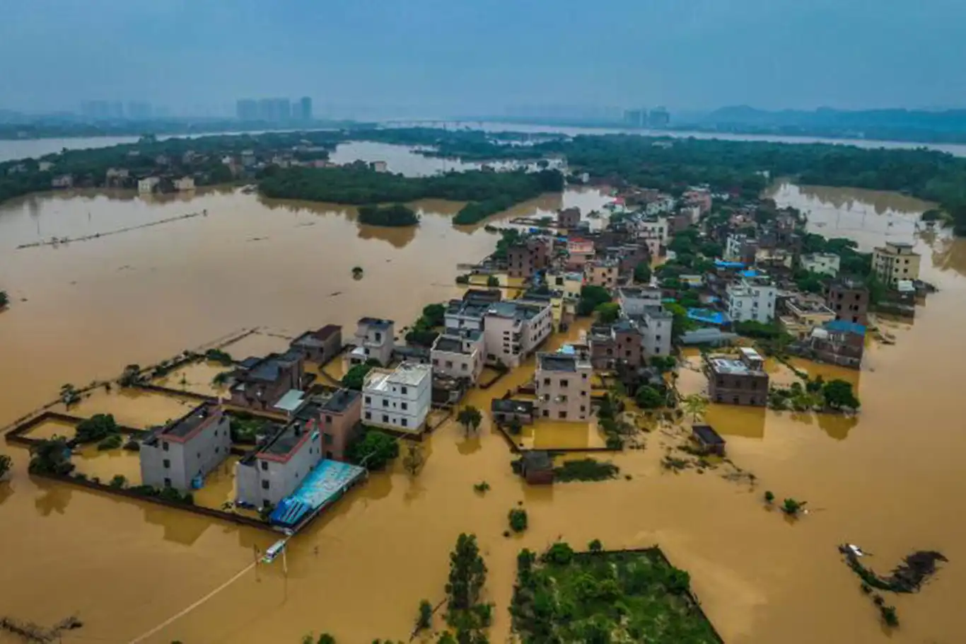 Çin’de şiddetli yağışlar; “kırmızı alarm” seviyesine geçildi