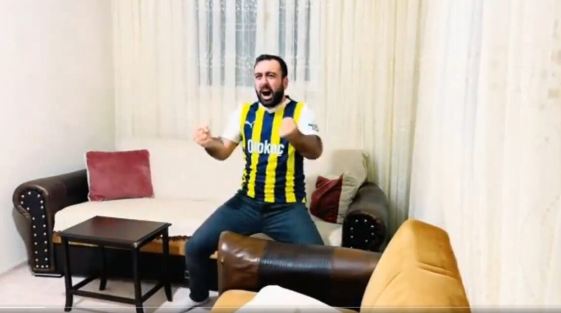 Diyarbakırlı fenomen taraftar Galatasaray maçında yine çıldırdı!