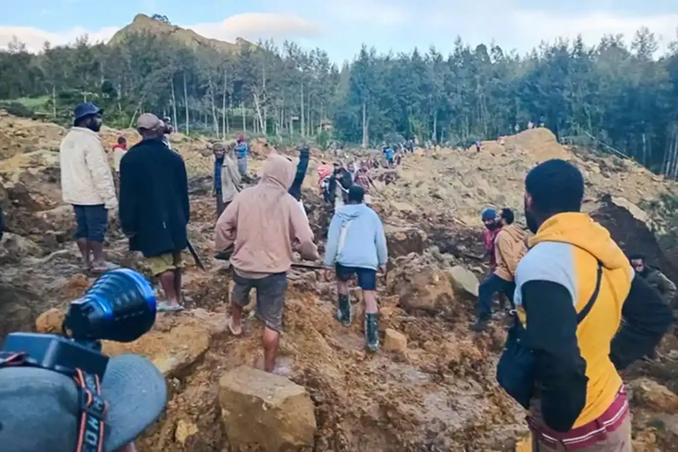 Papua Yeni Gine’de toprak kayması: 100’ü aşkın ölü
