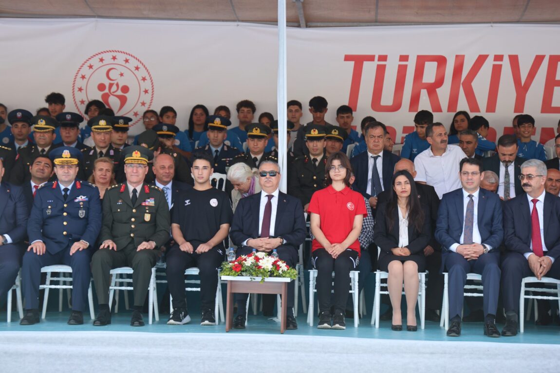 Diyarbakır ve bölge illerinde 19 Mayıs kutlandı