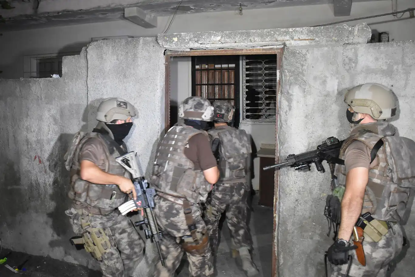 Diyarbakır merkezli 8 ilde düzenlenen operasyonda suç örgütü çökertildi