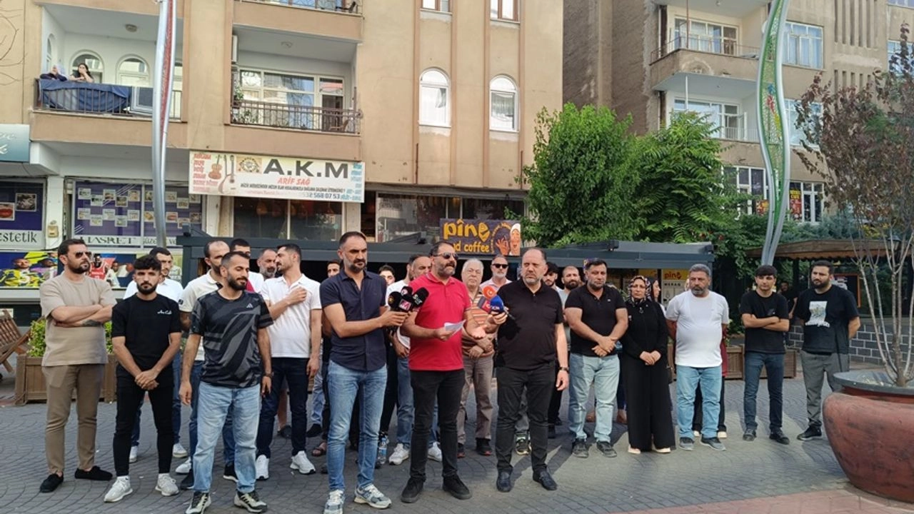 Diyarbakır’da Kürtçe hizmet verdiği için gözaltına alınan kafe sahibine destek açıklaması