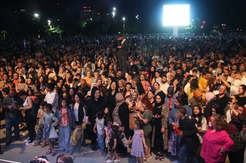 Diyarbakır Rastak konseri ile coştu