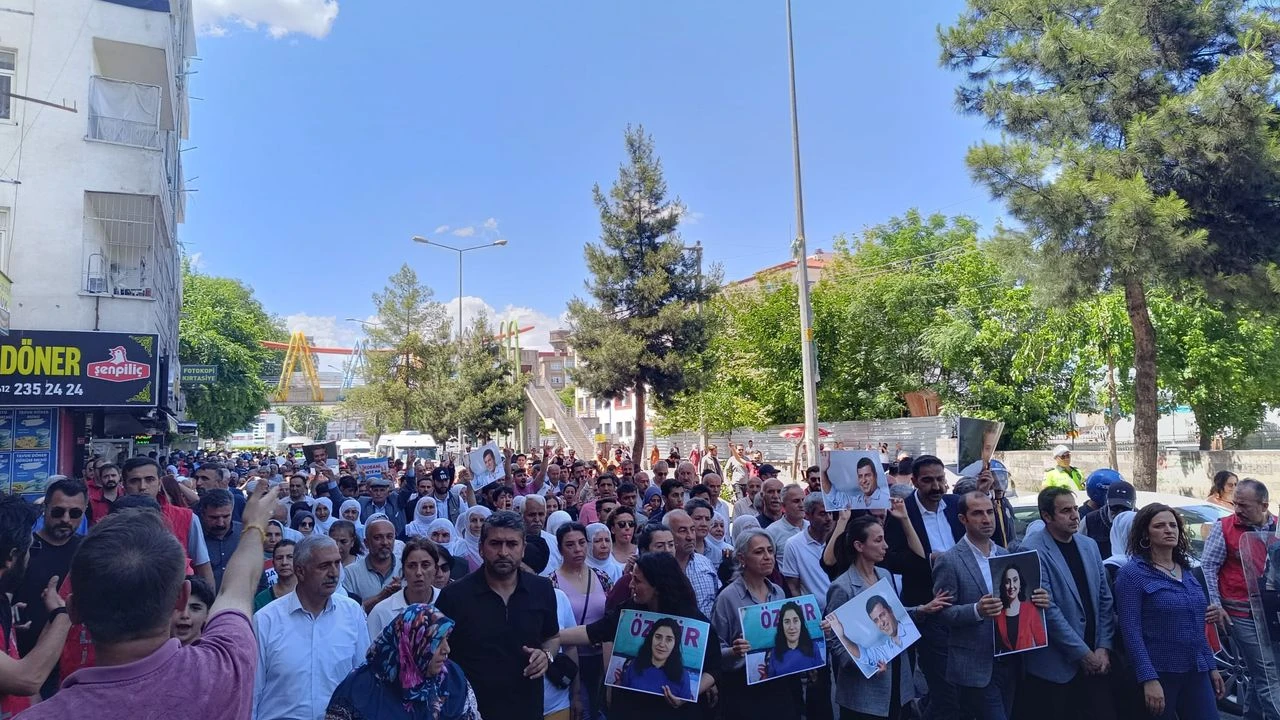 Diyarbakır’da Kobani Davası kararlarını protesto yürüyüşü