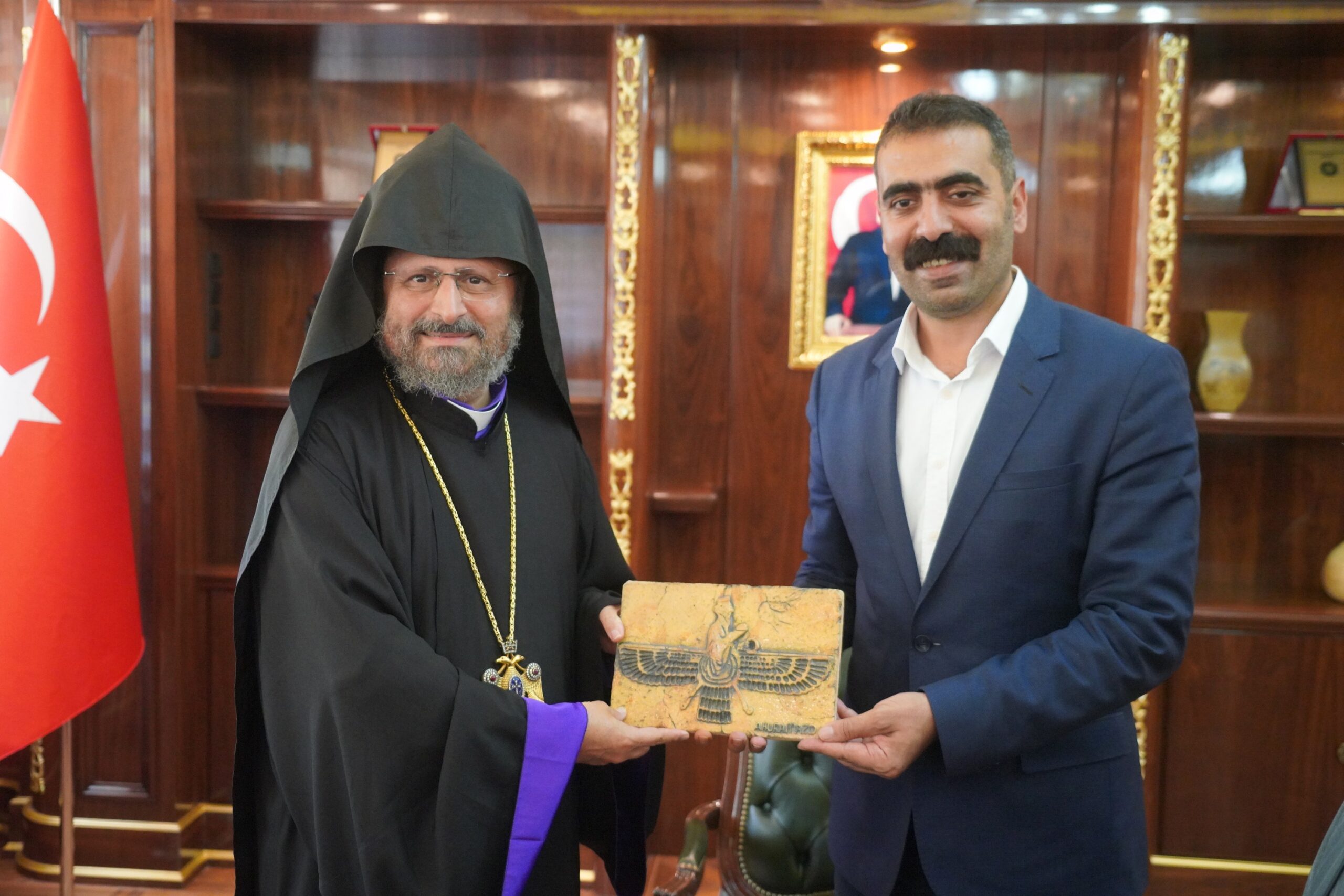 Türkiye Ermenileri 2. Patriği Eş Başkan Hatun’u ziyaret etti