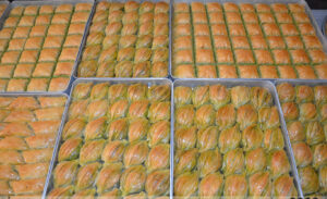 Diyarbakır’da ​​​​​​​Kurban Bayramı’nda en çok tercih edilen tatlı fıstıklı baklava oldu