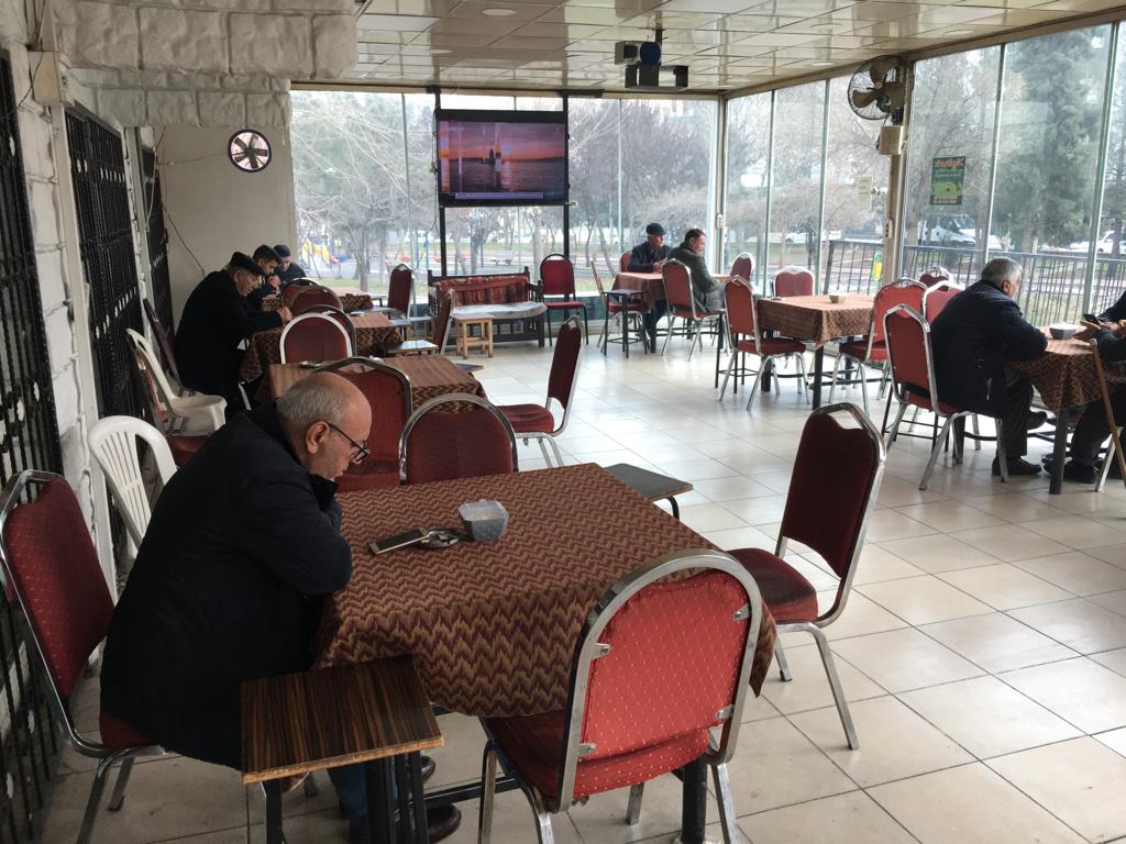 Diyarbakır’da kahvehanelerde tarifeye uyulmuyor!