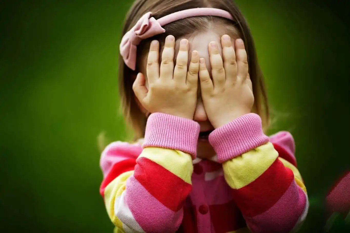 Çocuklarda aşırı utangaçlığın sebebi nedir?